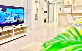High-Floor 2Br Apartment Near Sky Tower Pool Gym V182